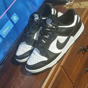 Nike Men's Black and White Sneakers